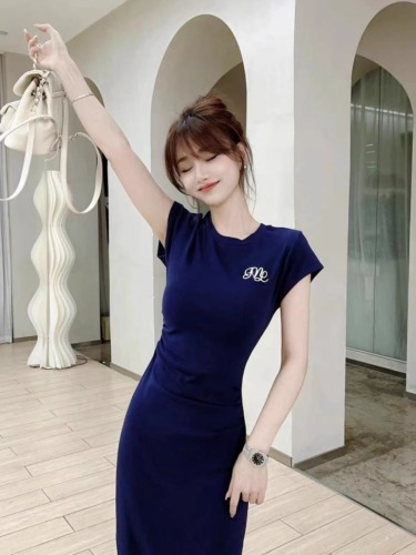 Round neck, flesh-covering long dress, simple slimming dress, waist slimming dress, women's summer dress