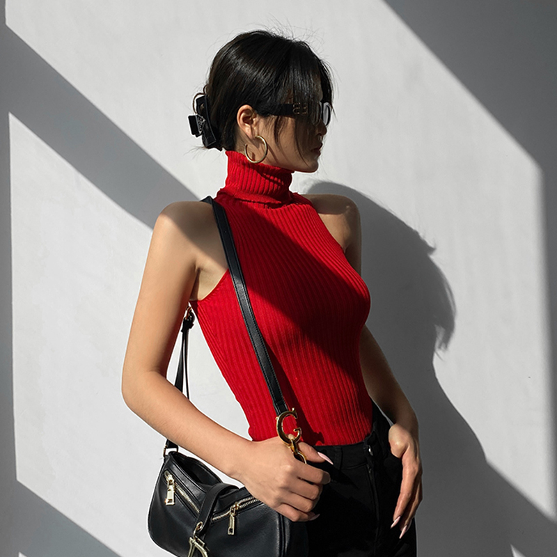 Hong Kong Style girlfriend's red high neck sweater with a bottom, sexy spice girl with a tight top inside