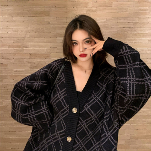 2020 Hong Kong style new loose V-neck Lingge sweater coat women's medium length black knitted cardigan top