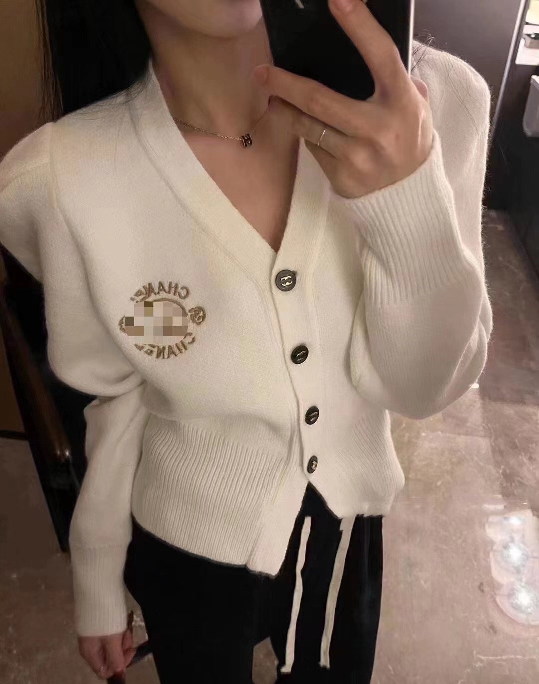 Xiaoxiangfeng V-neck embroidery knitted cardigan women's 2022 autumn and winter new long-sleeved sweet top coat women