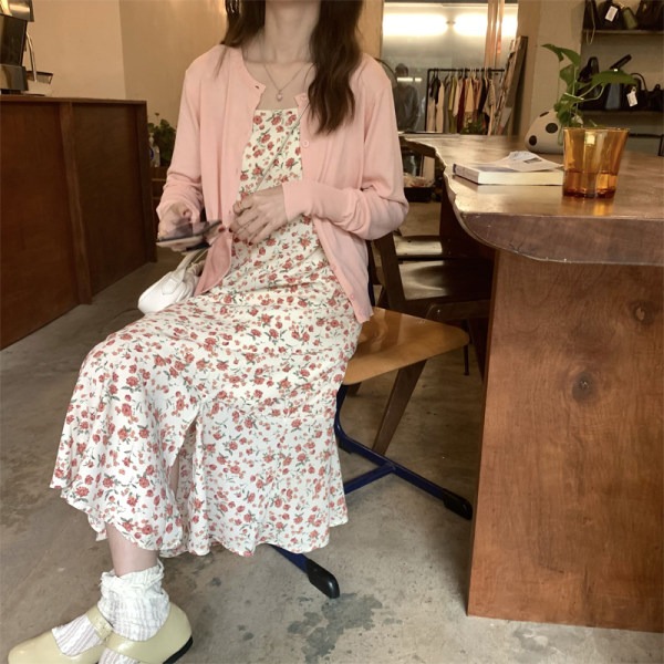 Broken flower suspender sweet dress women's dress new summer style small fresh and gentle wind waist closing skirt tide