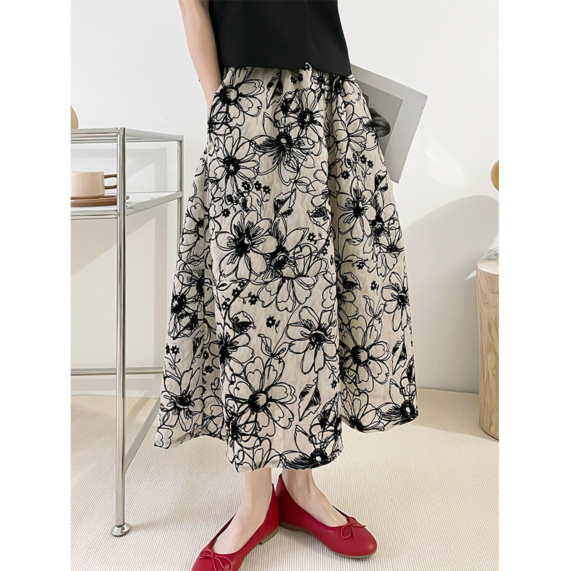 Real shot 2023 spring flocking skirt female heavy industry niche retro French high waist mid-length A-line skirt