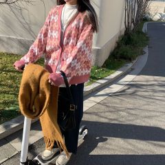 Real shot real price rhombic contrast pink coat college style thickened V-neck knitted cardigan