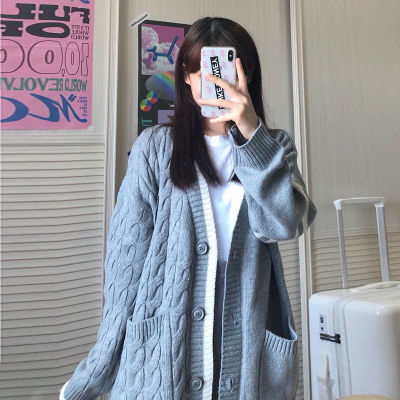 ~Korean young girl retro badge twist knitting cardigan jacket woman