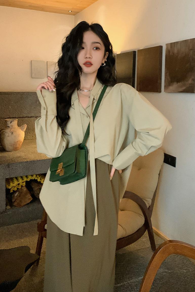 French Vintage shirt women's design sense of minority spring and autumn 2022 new foreign style high sense long sleeved top