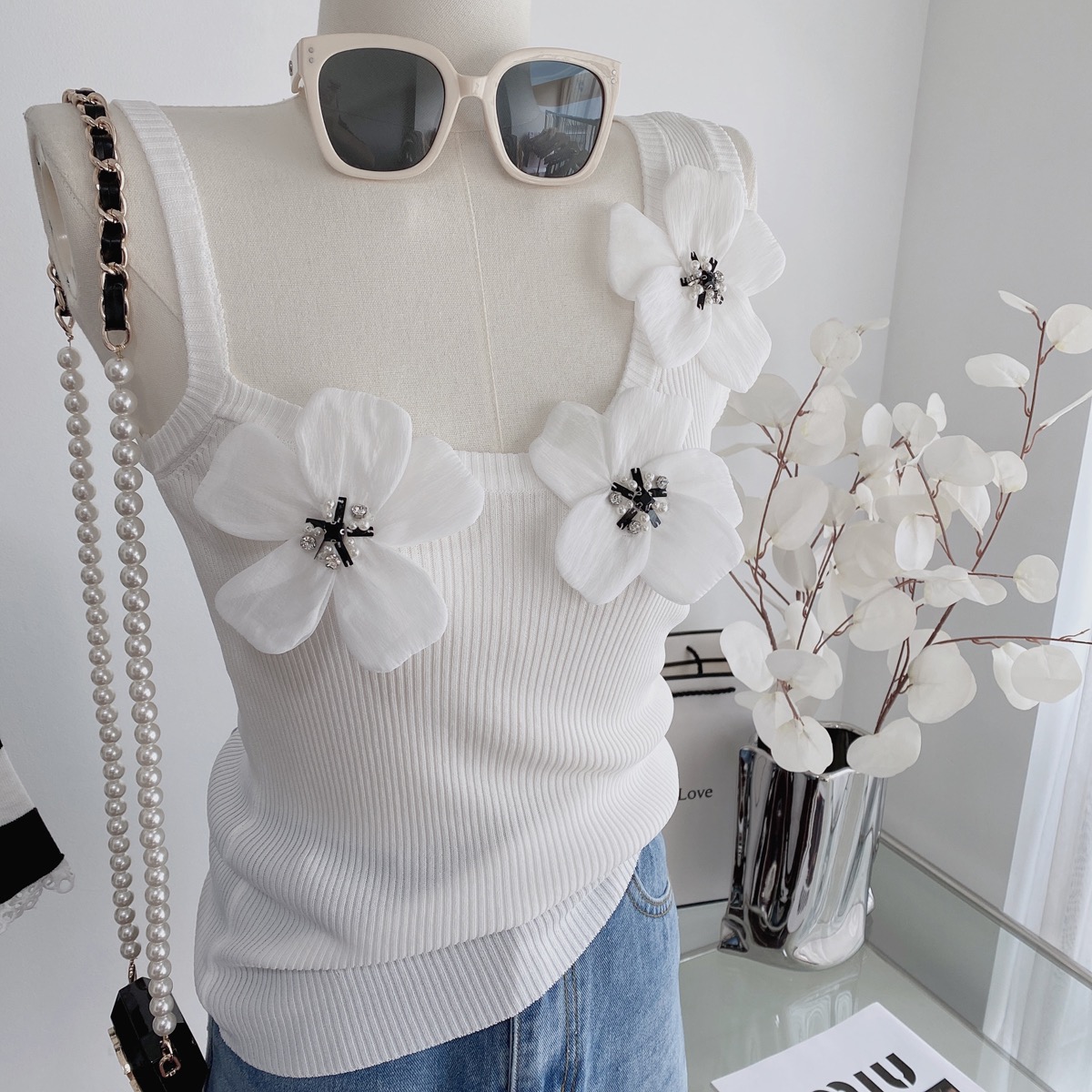 Sexy and careful machine slim camisole women's fashion irregular bottoming shirt retro three-dimensional flower strapless top