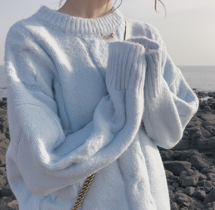 Languid and loose style, wearing soft milk blue twist sweater for female autumn and winter small man with thick Pullover mohair sweater