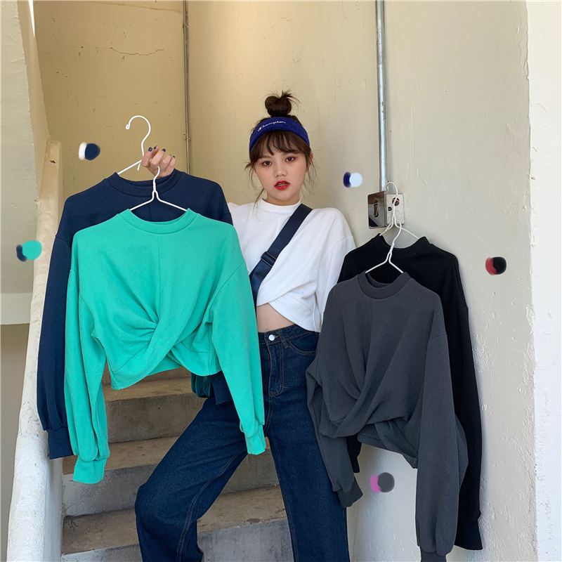 Real shooting, real price ~ sense of design, cross loose short open navel round neck women's sweater