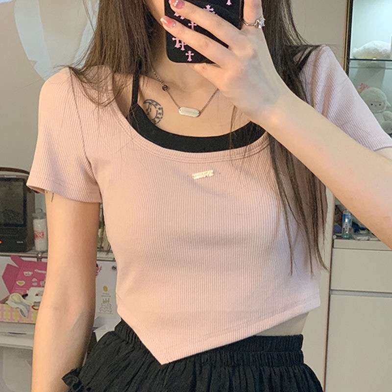 Brother Cai doesn't stay up late powder hanging neck suspenders fake two-piece top women's summer slim fit thin T-shirt design sense niche