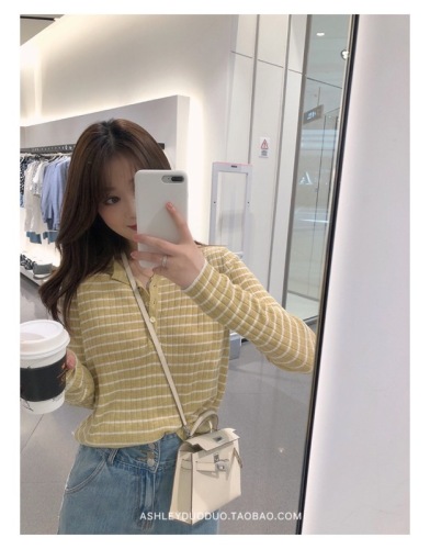 Gentle wind stripe T-shirt for women 2020 new early autumn bottoming shirt long sleeve top loose thin V-Neck Sweater