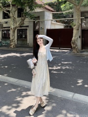 Photo-realistic～French-style sweet floral camisole dress with knitwear layered for autumn and winter, lining with corduroy.