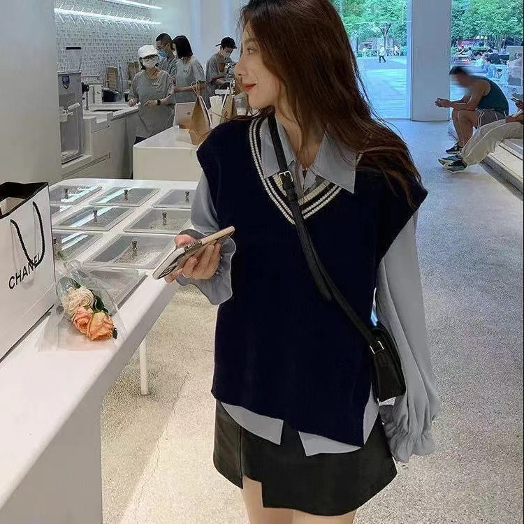 Knitted vest striped long-sleeved women's new age-reducing spring and autumn outfits with retro V-neck tops for women