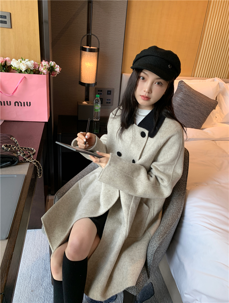 Real shot Retro contrast color lapels good texture double-sided woolen oatmeal doll woolen coat
