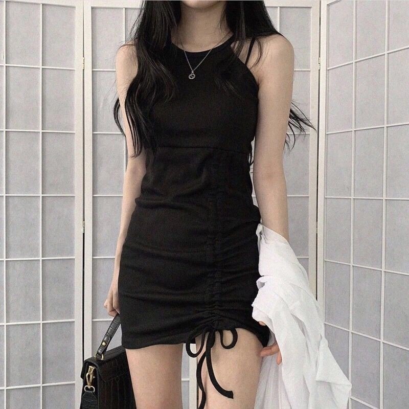 Design sense niche hanging neck suspender skirt 2022 summer new vintage Hepburn black dress