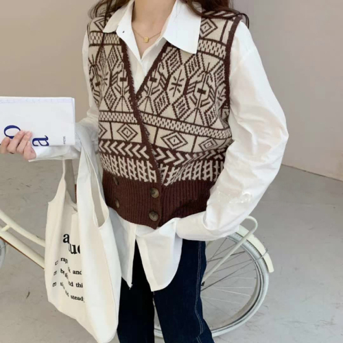 Korean sleeveless knitted vest women's Retro irregular loose cardigan sweater in autumn wearing foreign style vest ins fashion