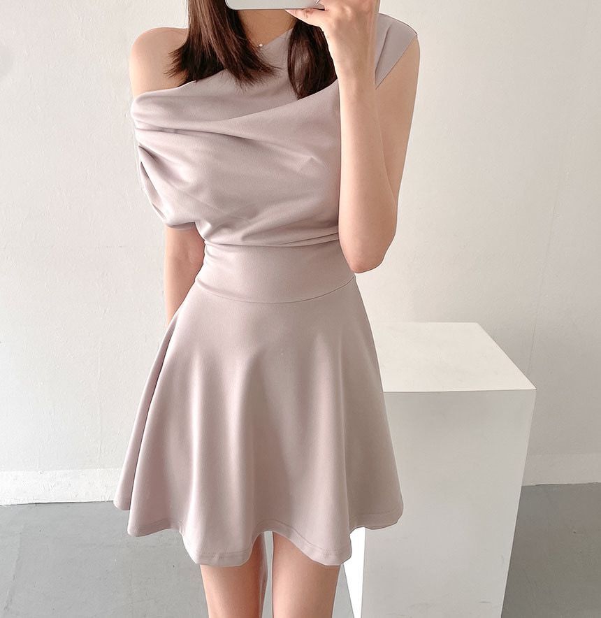 Korean chic summer new French elegant strapless slanted collar wrinkled slim dress