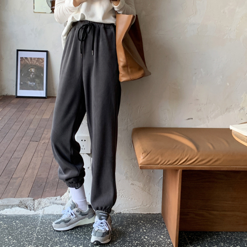 Real shooting and real price Korean version of new loose, thin and versatile thickened corduroy Leggings