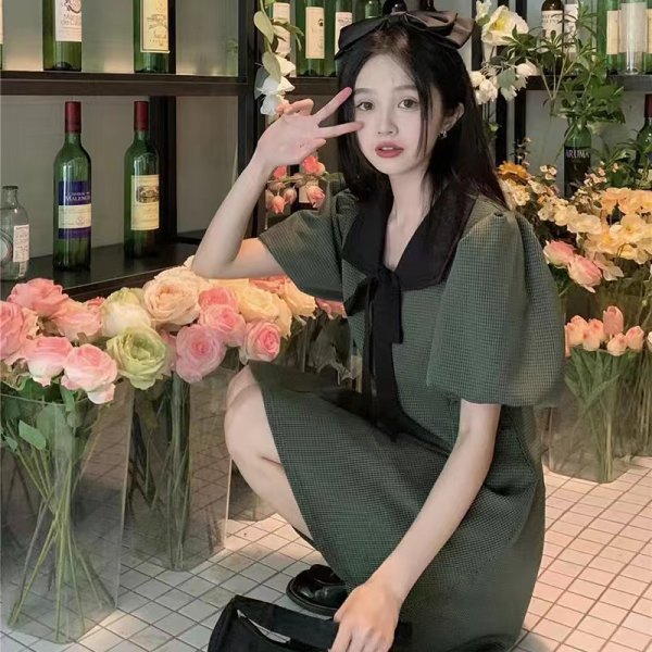 French retro girl's gas lattice skirt female doll collar lace up thin bubble sleeve waist A-line dress
