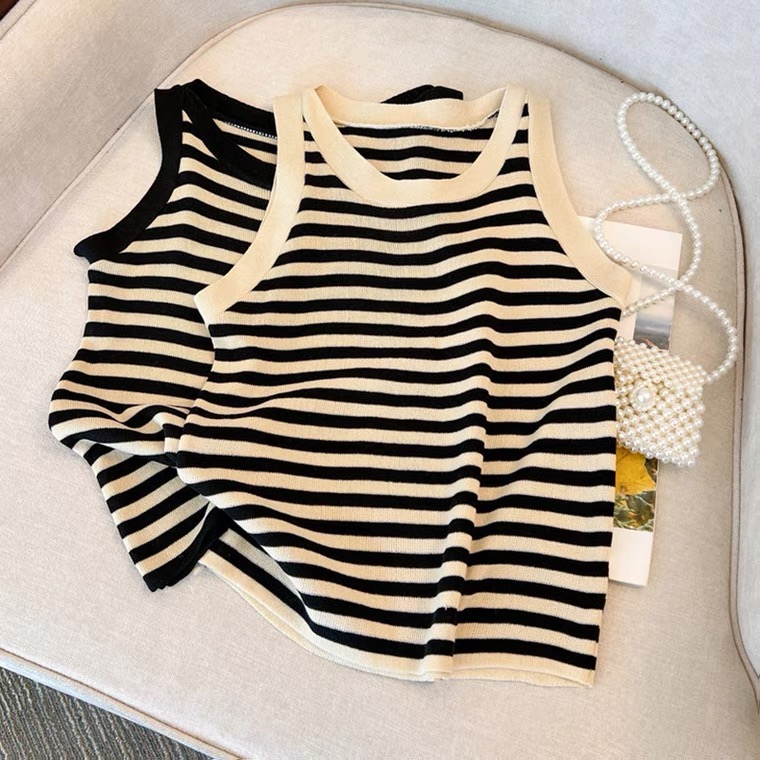 South Korea's Dongdaemun 2023 spring and summer new loose design sense niche striped camisole sleeveless women's top tide
