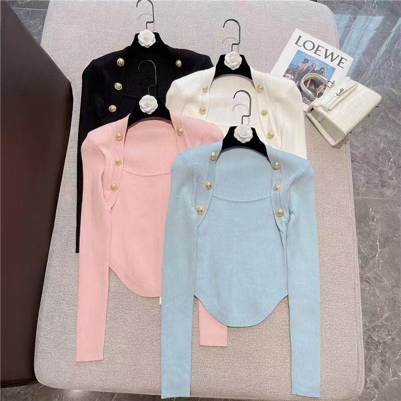 2021 autumn and winter new Korean net red with sweet foreign style, tight and thin, U-neck long sleeve copper button sweater, female