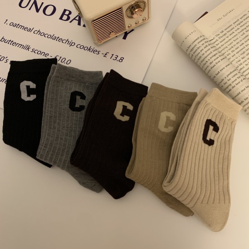 Real shooting real price autumn and winter warm C letter college style socks pile pile socks all-match medium tube socks men and women five pairs of packs