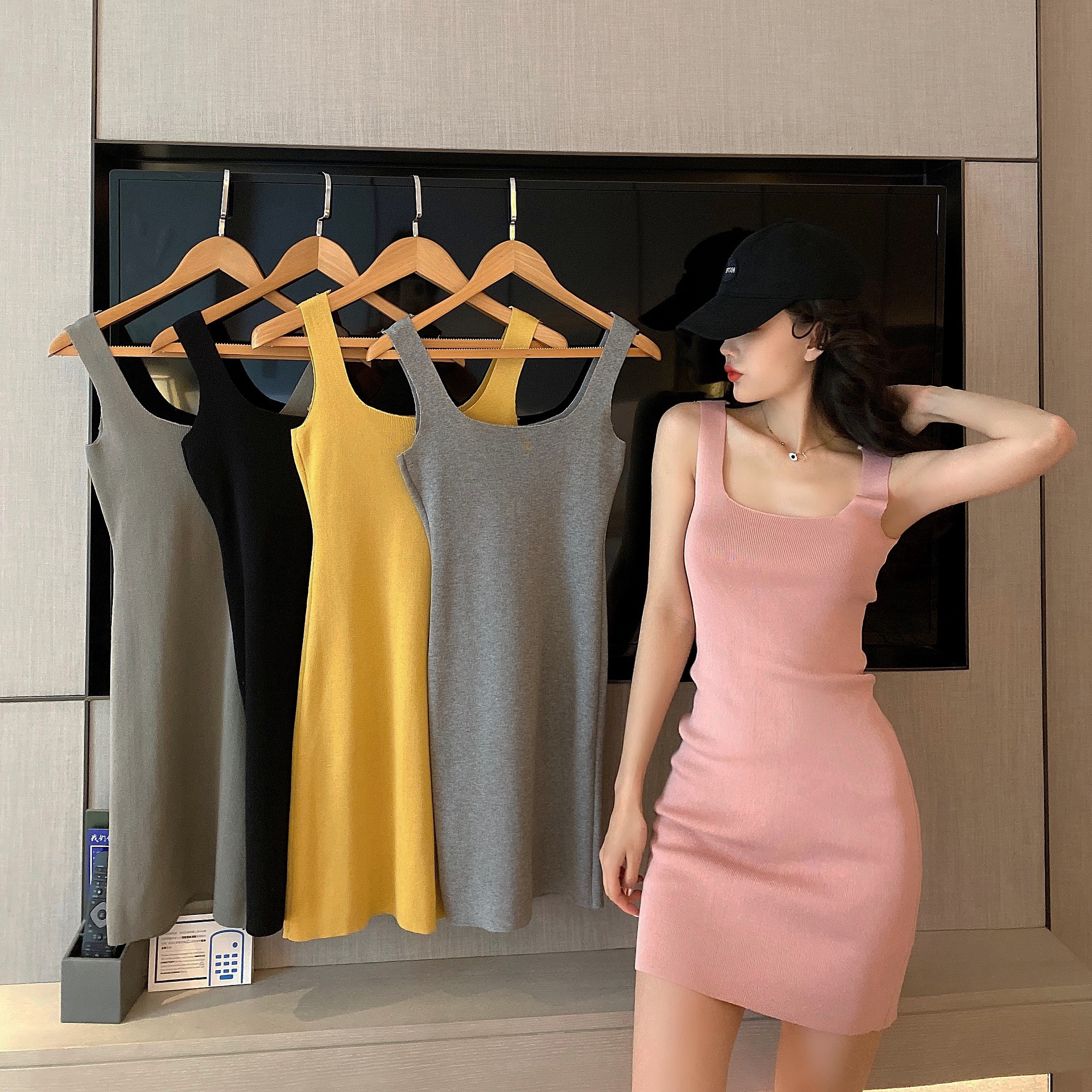 Knitted suspender dress women's summer 2021 new waist air bag hip skirt trend
