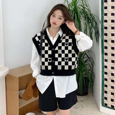 Black and white checkerboard sweater knitted vest women's 2021 new early autumn short outer vest top