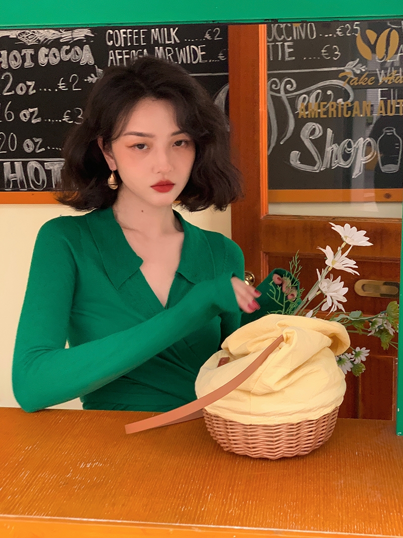 French retro autumn and winter V-neck bandage waist closed short sweater high waist thin bottomed blouse women