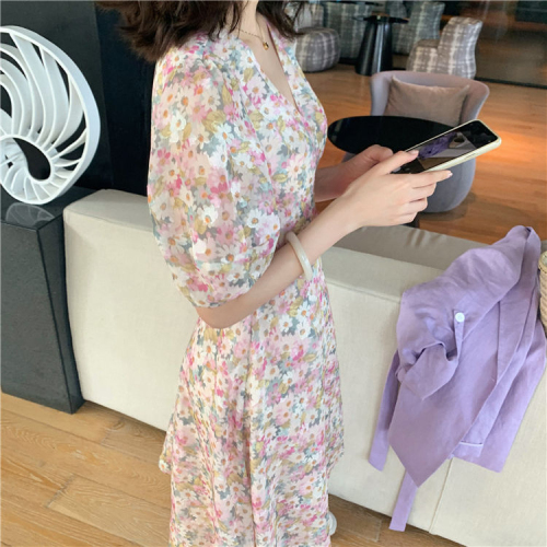 2020 summer new Korean V-neck Floral Chiffon dress for female students long oil painting skirt series