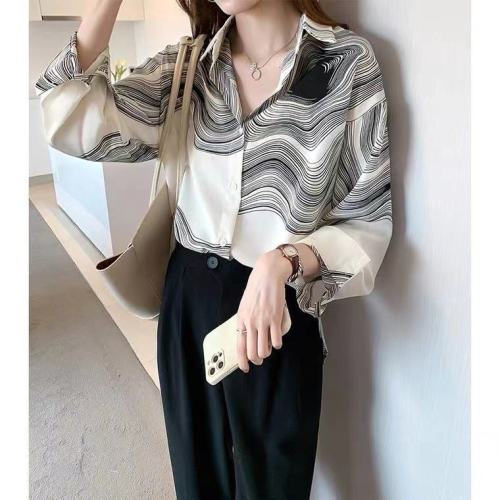 Design sense niche personalized shirt women's autumn  new Korean version loose and thin, versatile commuter casual top fashion