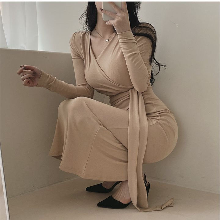 Slim fit V-neck waist long dress