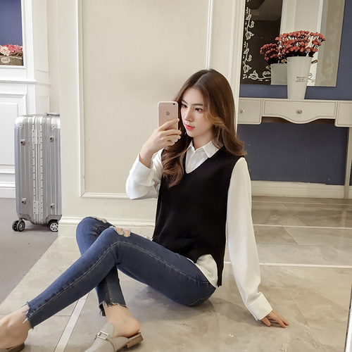 Real shooting of new Korean women's waistcoat, college style sleeveless loose sweater, V-neck knitted wool vest