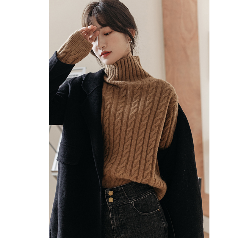 Thickened loose warm knitted sweater women's short outer wear knitted sweater 2022 new solid color fashion turtleneck sweater