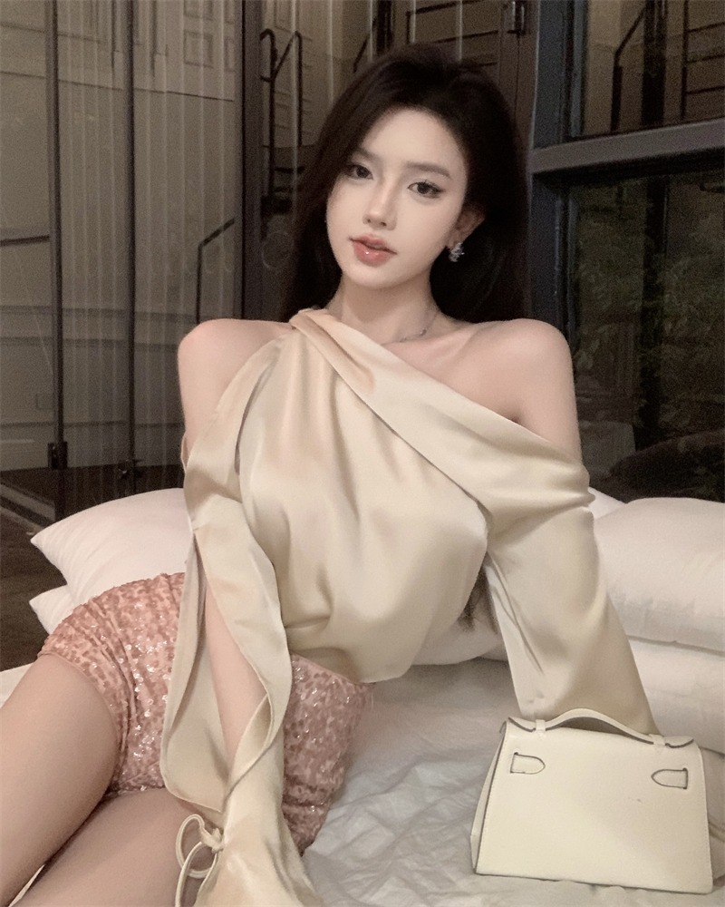 Real price satin strapless shirt + high waist sequined shorts