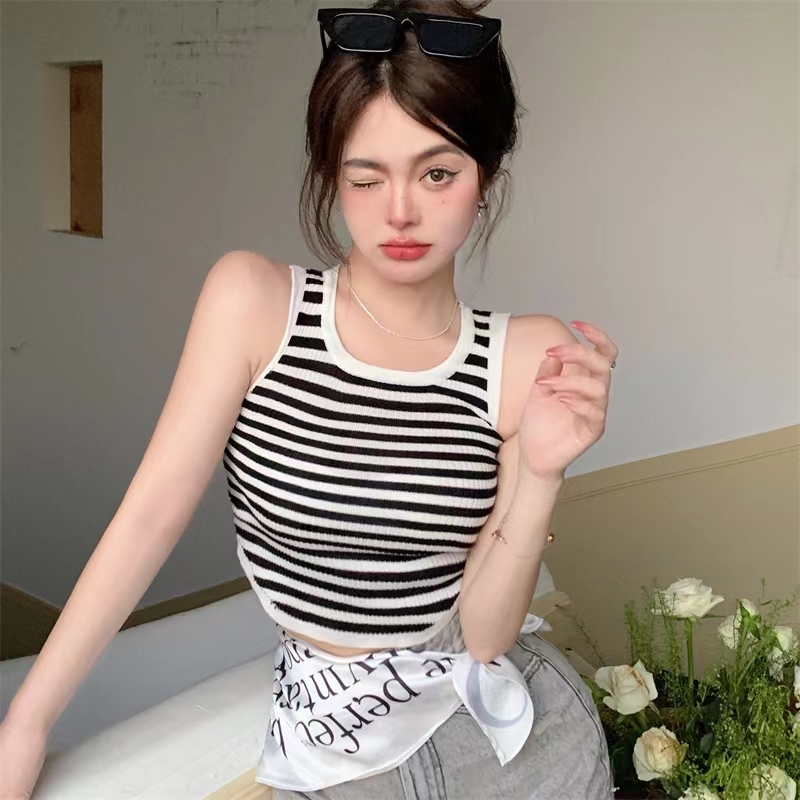 Spice Girl Striped Knitted Vest Women's Inner Wear Summer 2023 New Versatile Outerwear Slim Short Sleeveless Top Trend