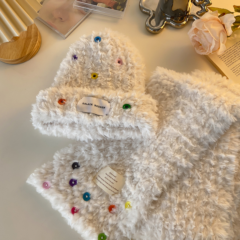 Real shooting real price ~ wild button plush knitted hat thickened warm cute face small wool hat female Korean version
