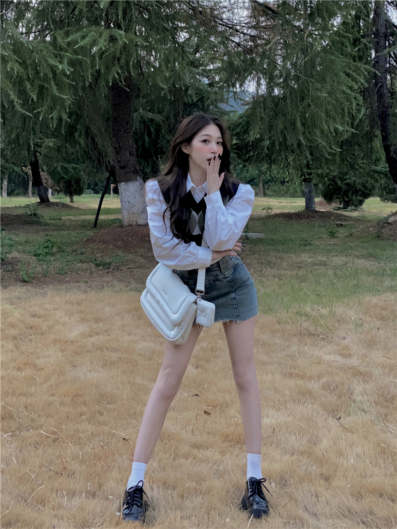 Real Shot Real Price Short Puff Sleeve Shirt + Knitted Layered Vest + Denim Bag Hip Skirt Hot Girl Short Skirt