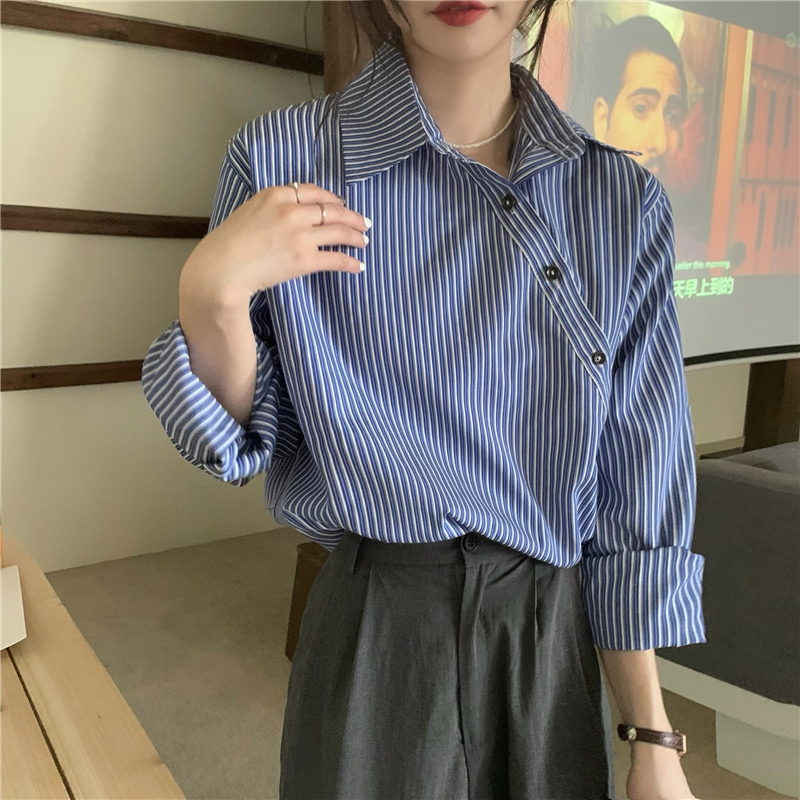 Real shooting real price Korean design sense off-shoulder slanted button stacking shirt blue striped loose shirt