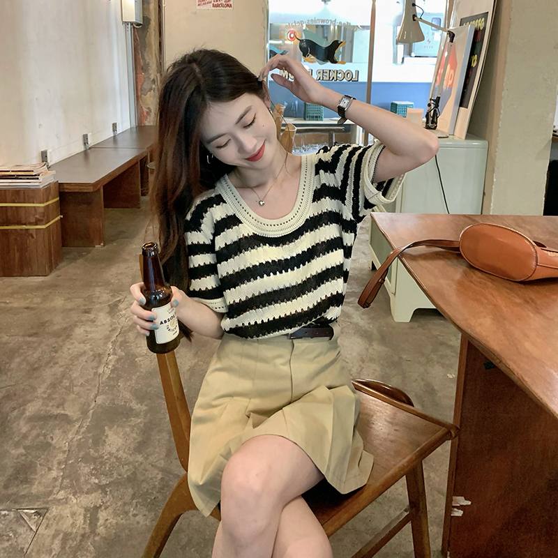2023 new summer all-match Korean striped short-sleeved sweater retro hot girl loose top