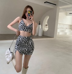 Real shooting V-neck zebra pattern suspender vest with buttocks and skirt