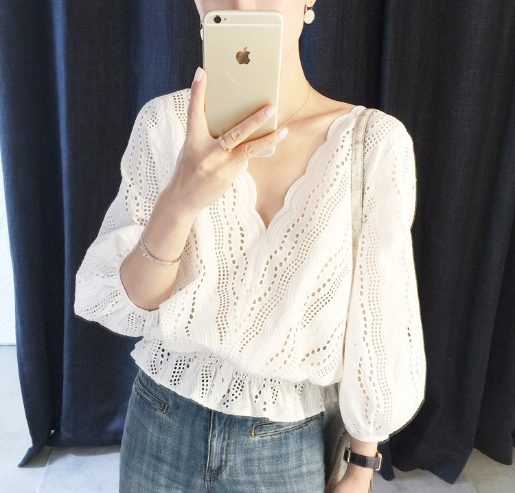 V-neck top women's spring 2020 Shirt New Korean version of hollow lace versatile waist closing small shirt white shirt