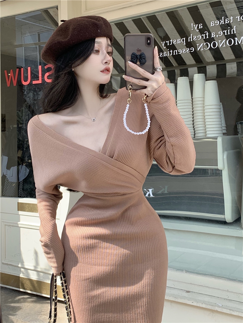 Real price real shooting V-neck waist closing thickened knitted dress long over the knee with bottomed wool skirt