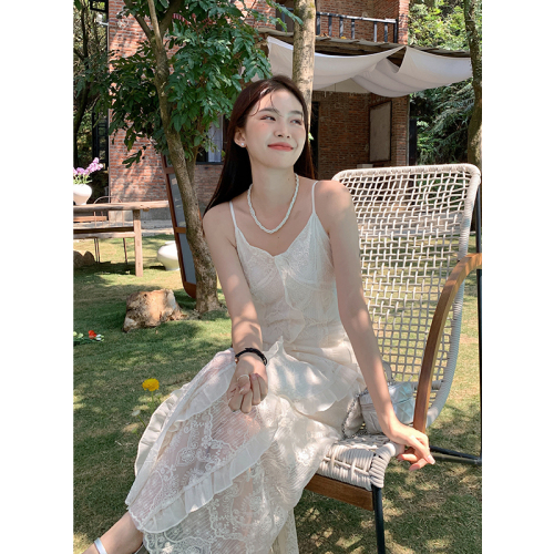 Real shot 2023 summer new style French retro elegant lace embroidery skirt solid color suspender dress
