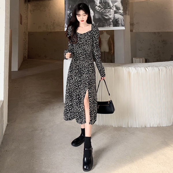 The real price has inner long skirt, female French Chic temperament design, high sense floral dress