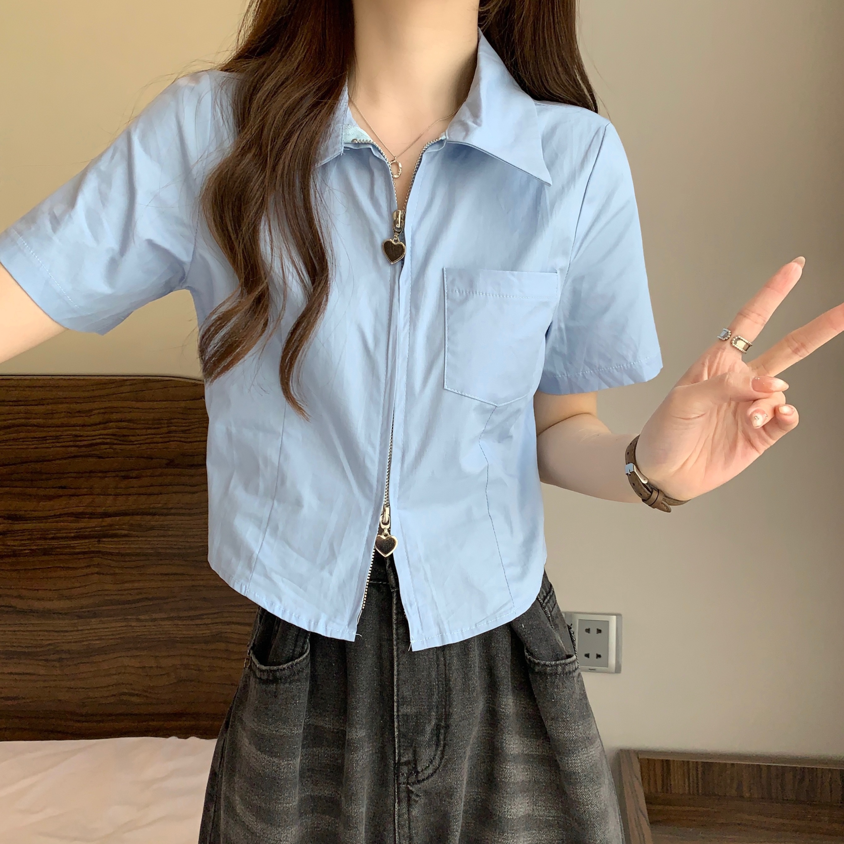 Summer new solid color lapel double-headed love zipper design sense of self-cultivation short short-sleeved shirt for women