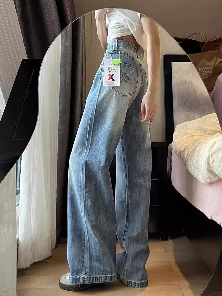 Women's Loose Straight Leg Jeans with American Street Style, Design-Focused, Washed Blue High-Waisted Skimming Wide Leg Pants for Petite Figures