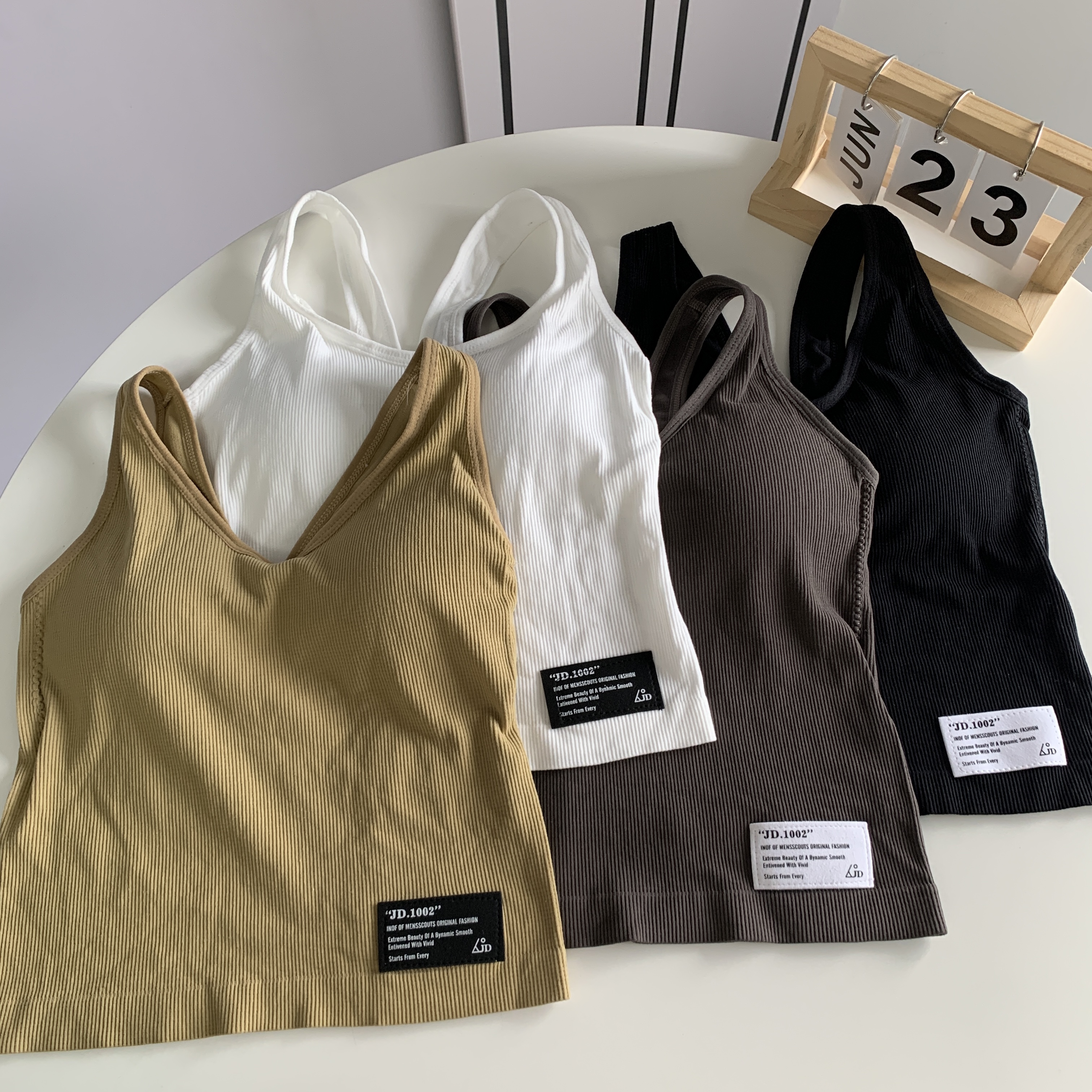 Real shooting, real price, new summer letters, slim fit, beautiful back, Korean version, vest strap with cushion