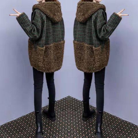 Lamb wool stitching woolen cotton clothing 2021 winter new hooded thick woolen coat plaid quilted jacket women