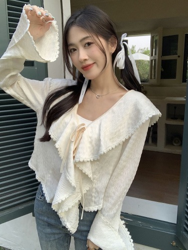 Real shot Spring and summer new French style air lace ruffle v-neck trumpet sleeve shirt loose chic top