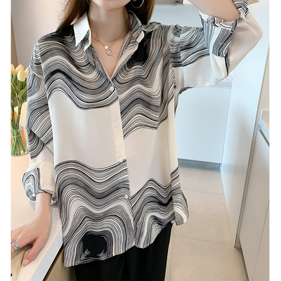 Design sense niche personalized shirt women's autumn 2021 new Korean version loose and thin, versatile commuter casual top fashion